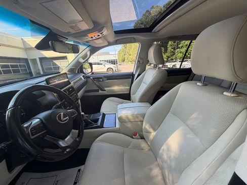 Used 2023 Lexus GX 460 Premium w/ Premium Package AWD/4WD image 2