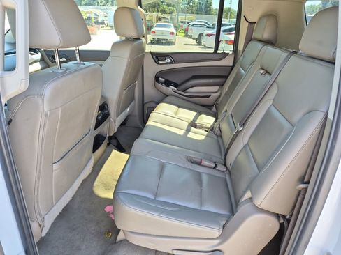Used 2019 Chevrolet Suburban LT image 10