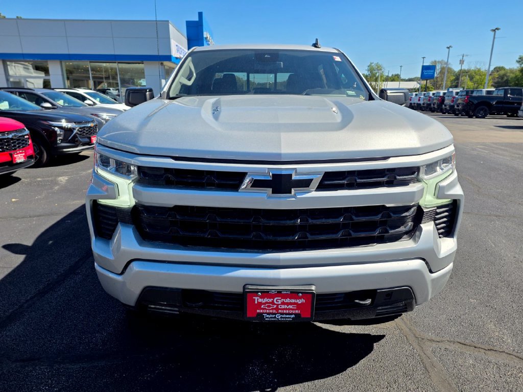 Used 2022 Chevrolet Silverado 1500 RST w/ Convenience Package II AWD/4WD image 3