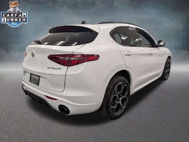 Used 2023 Alfa Romeo Stelvio Veloce AWD/4WD image 4