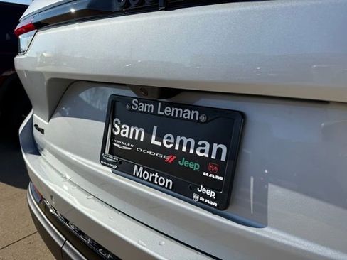 New 2025 Jeep Grand Cherokee Limited image 9