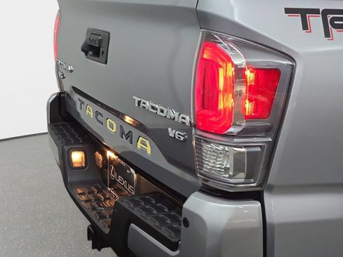 Used 2020 Toyota Tacoma 2WD Double Cab image 34