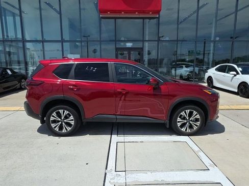 Used 2023 Nissan Rogue SV FWD image 3