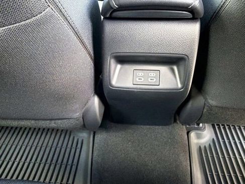Used 2026 Toyota Corolla SE FWD image 20