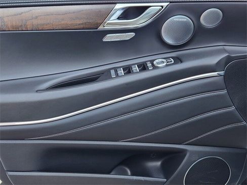 Used 2025 Genesis GV80 2.5T Prestige image 18
