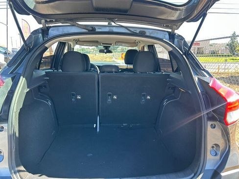 Used 2020 Nissan Kicks S image 38