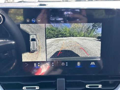 New 2026 Chevrolet Equinox LT w/ Safety and Technology Package AWD/4WD image 28
