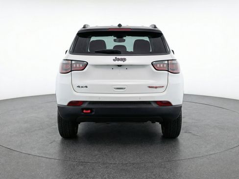 Used 2025 Jeep Compass Trailhawk AWD/4WD image 7