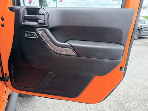Used 2012 Jeep Wrangler Unlimited Sport AWD/4WD image 28