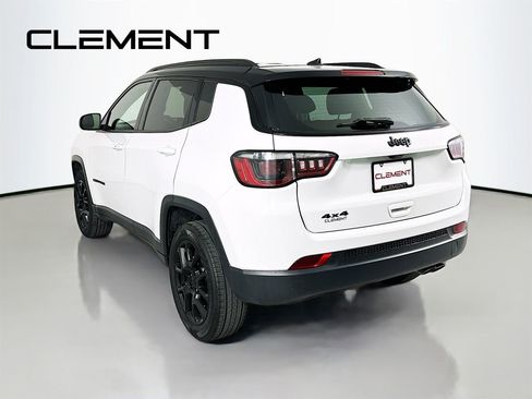 Used 2022 Jeep Compass Altitude image 10