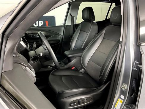 Used 2023 GMC Terrain SLT w/ Tech Package image 8