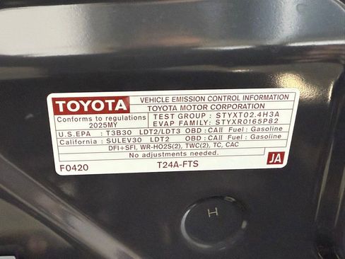 Certified 2025 Toyota Tacoma TRD Off-Road image 33