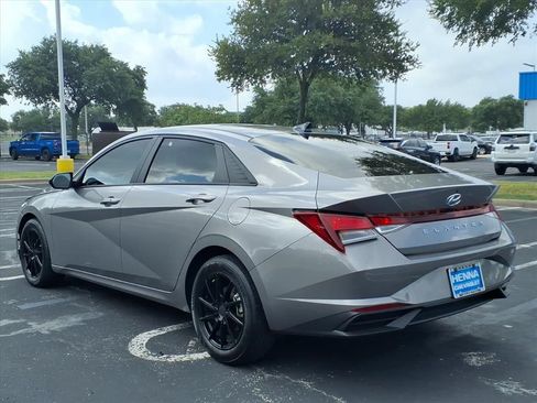 Used 2023 Hyundai Elantra SEL w/ Cargo Package FWD image 8