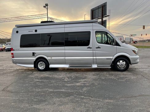 Used 2017 Mercedes-Benz Sprinter 3500 image 5