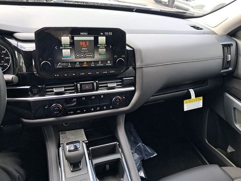 New 2025 Nissan Pathfinder SL w/ SL Premium Package image 20