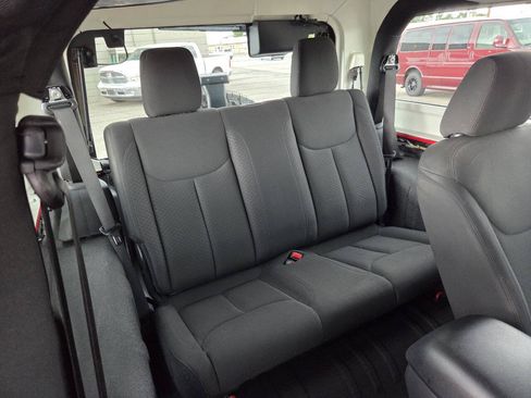 Used 2016 Jeep Wrangler Sport AWD/4WD image 12