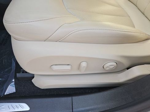 Used 2020 Buick Envision Essence w/ Experience Buick Package image 18