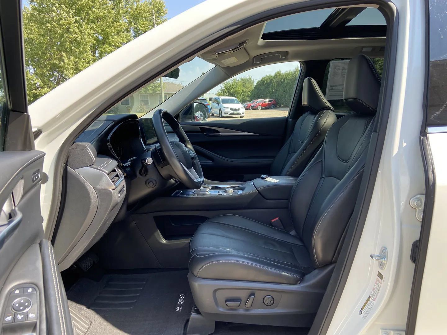 Used 2023 INFINITI QX60 Luxe AWD/4WD image 11