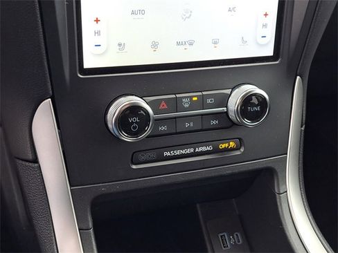 Certified 2024 Ford Edge SEL w/ Convenience Package image 18