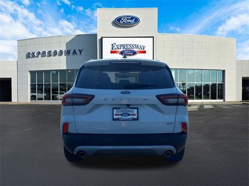 Used 2025 Ford Escape SE image 7