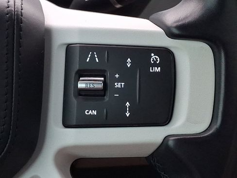 Used 2021 Land Rover Defender 110 X-Dynamic HSE AWD/4WD image 21