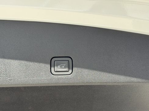 New 2025 Cadillac XT6 Sport w/ Technology Package image 10