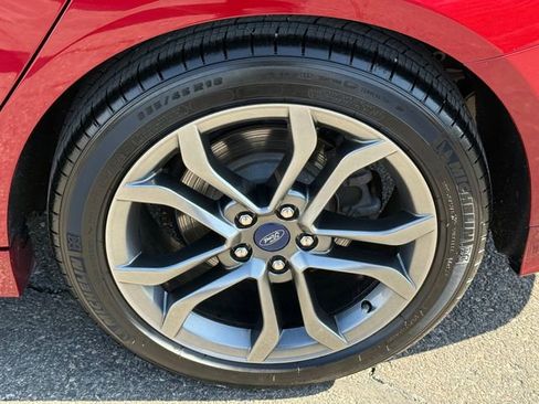 Certified 2017 Ford Fusion SE w/ Equipment Group 201A image 5