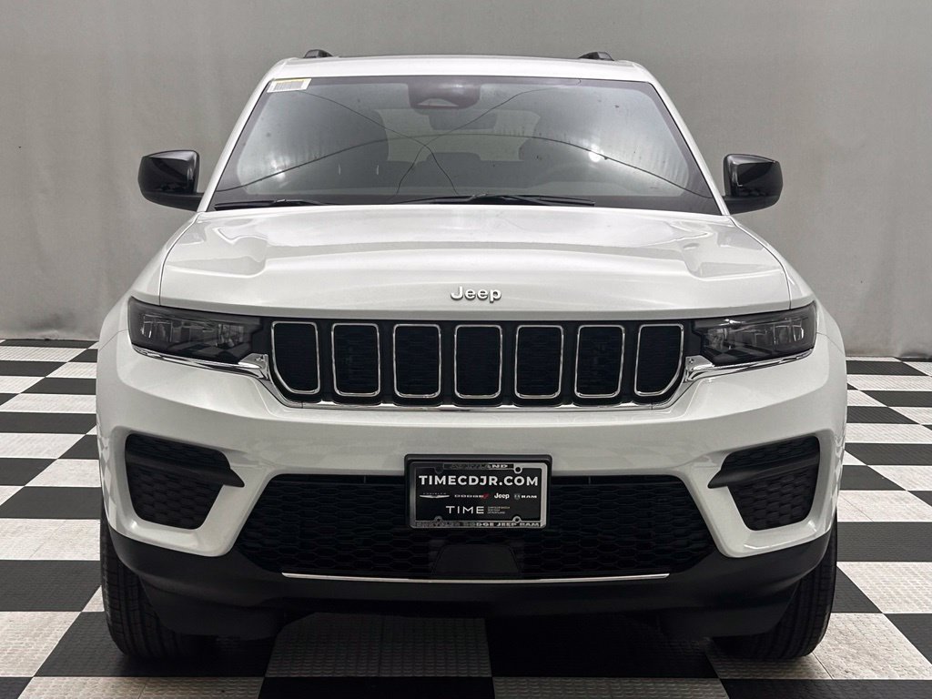 New 2027 Jeep Grand Cherokee Laredo X AWD/4WD image 3