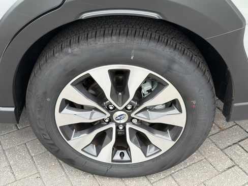 Certified 2025 Subaru Outback Limited AWD/4WD image 34