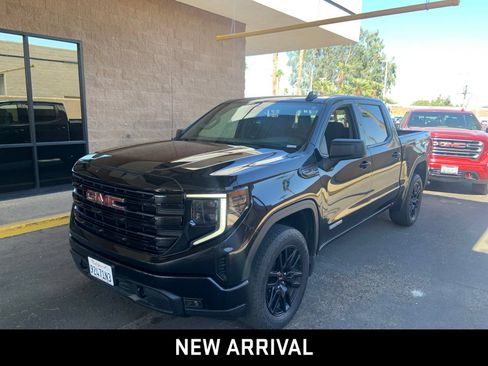 Certified 2022 GMC Sierra 1500 Elevation w/ X31 Off-Road Package AWD/4WD image 1