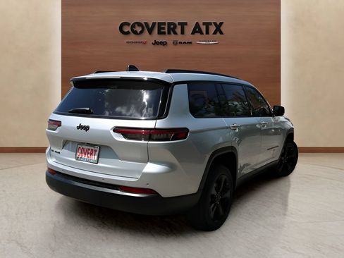 Used 2022 Jeep Grand Cherokee L Laredo AWD/4WD image 5