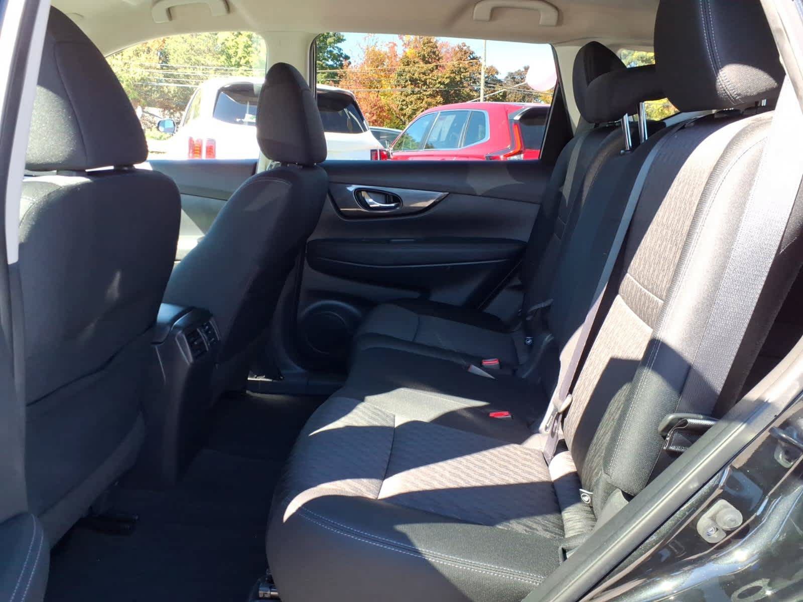 Used 2018 Nissan Rogue SV w/ Premium Package AWD/4WD image 13