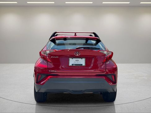 Used 2021 Toyota C-HR XLE FWD image 4