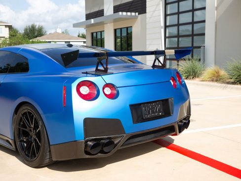 Used 2009 Nissan GT-R Premium AWD/4WD image 10