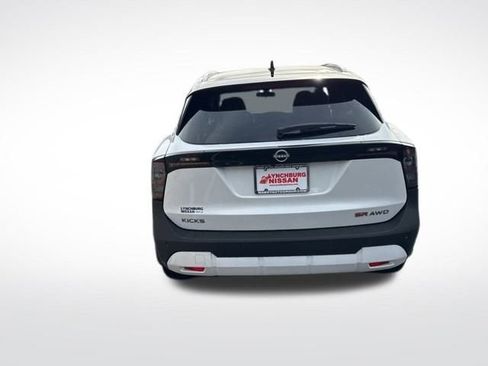 New 2026 Nissan Kicks SR w/ SR Premium Package AWD/4WD image 6