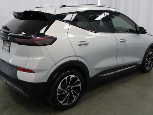 Used 2022 Chevrolet Bolt EUV Premier image 6