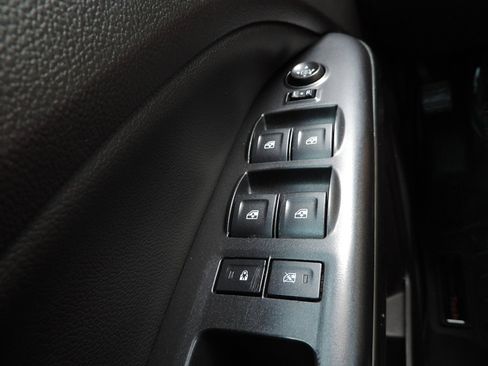 Used 2017 GMC Canyon SLE w/ All Terrain Package AWD/4WD image 25