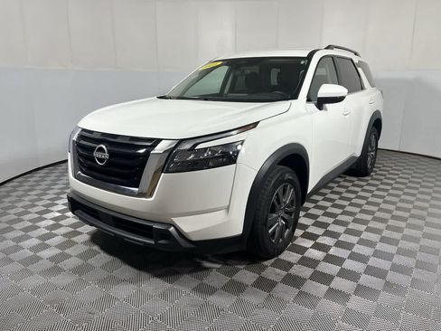 Used 2025 Nissan Pathfinder SV AWD/4WD image 4