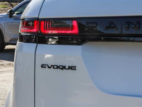 Used 2022 Land Rover Range Rover Evoque SE image 11