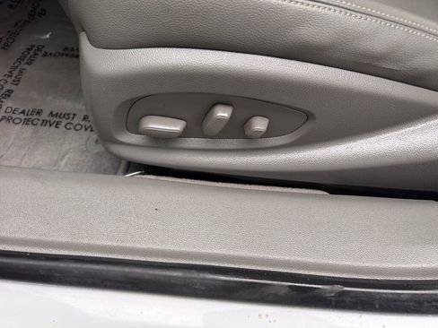 Used 2018 Chevrolet Impala LT image 12