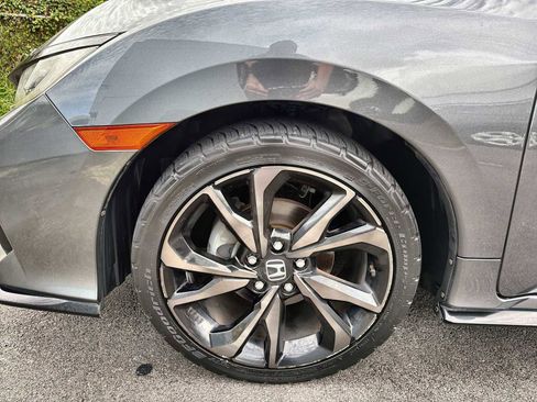 Used 2018 Honda Civic Sport image 10