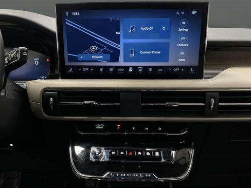 Used 2025 Lincoln Corsair Reserve w/ Towing Package image 8