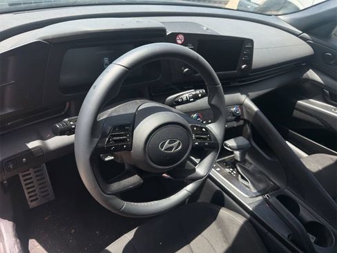 Used 2026 Hyundai Elantra Sport FWD image 9