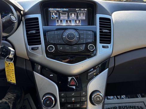 Used 2015 Chevrolet Cruze LT image 16