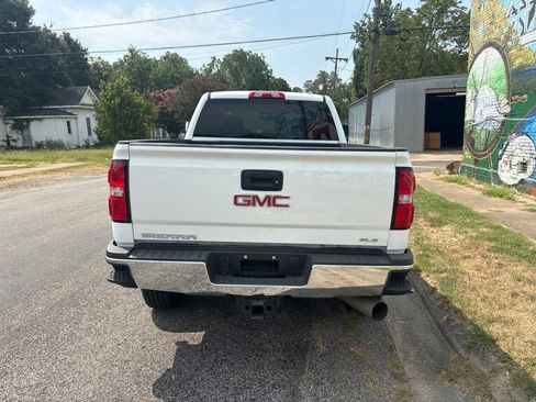 Used 2018 GMC Sierra 2500 SLE w/ SLE Preferred Package AWD/4WD image 6
