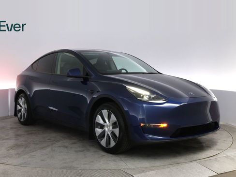 Used 2023 Tesla Model Y Long Range image 13