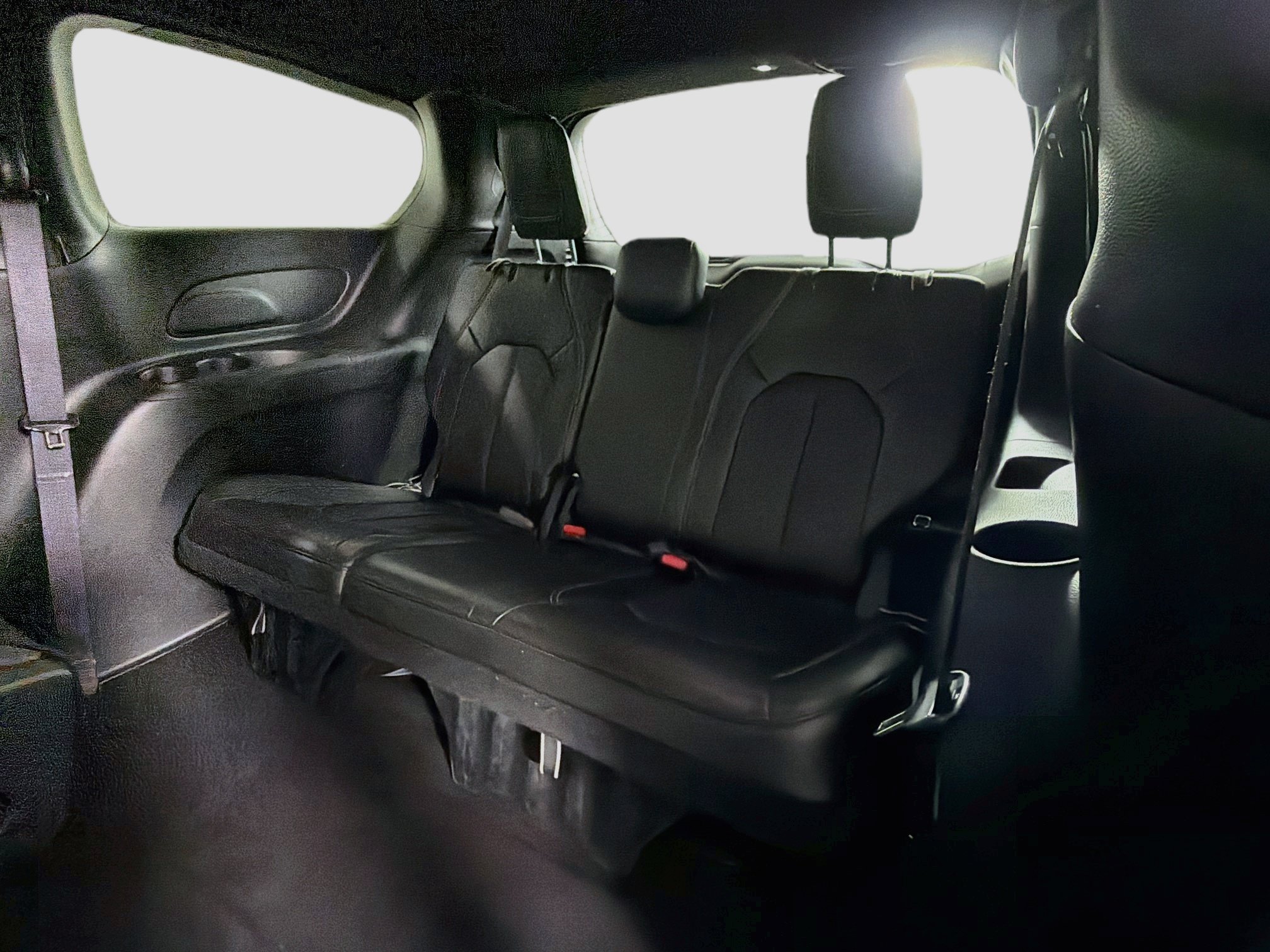 Used 2025 Chrysler Pacifica Select FWD image 29