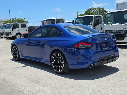 Used 2025 BMW 230i Coupe w/ M Sport Package RWD image 5