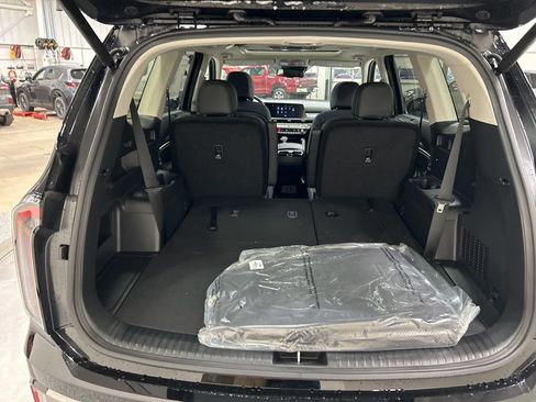 New 2025 Kia Telluride EX image 28