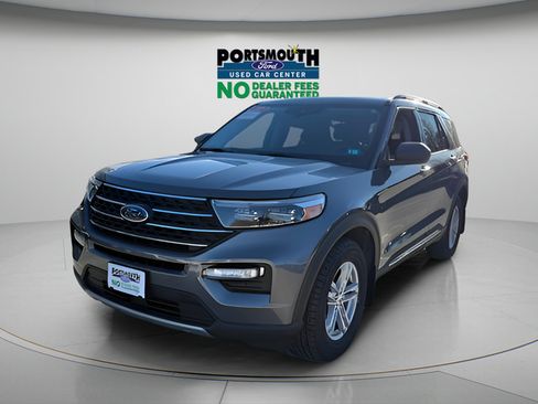 Used 2022 Ford Explorer XLT w/ Equipment Group 202A AWD/4WD image 16